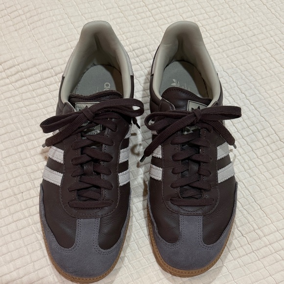 Adidas Samba Brown Sneakers with Off-White Accents - Picture 1 of 8